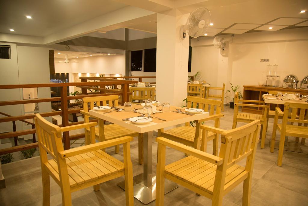 Kuredhi Beach Inn Maafushi Kültér fotó