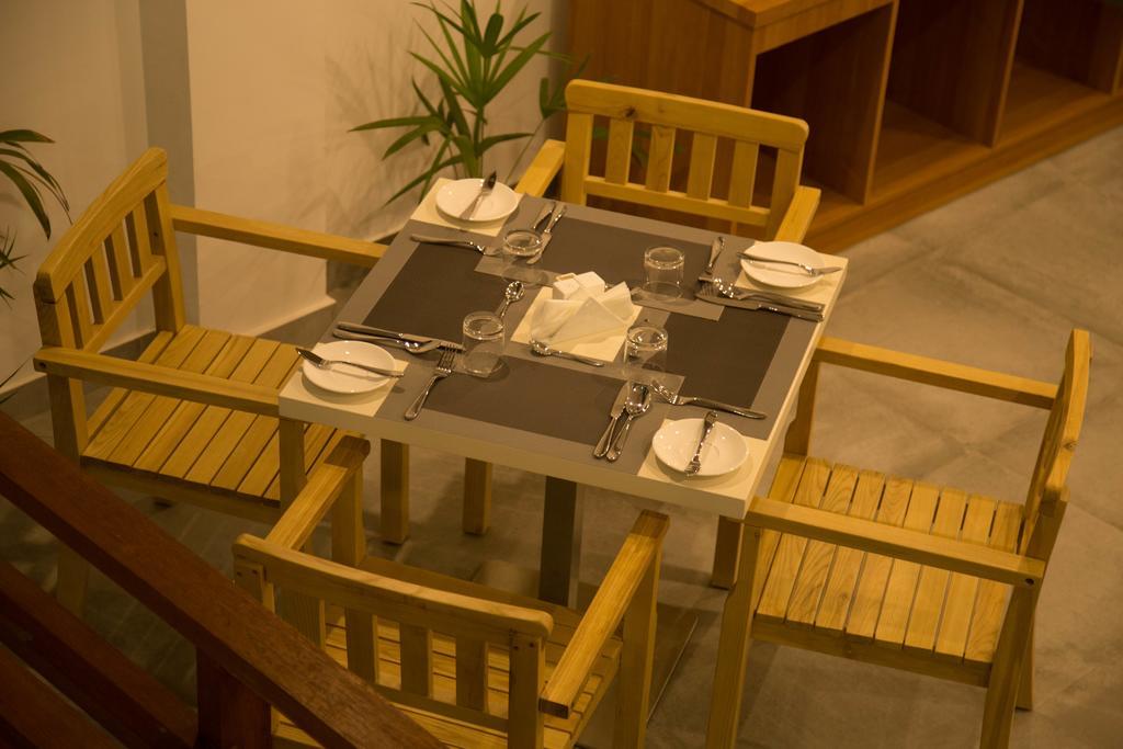 Kuredhi Beach Inn Maafushi Kültér fotó