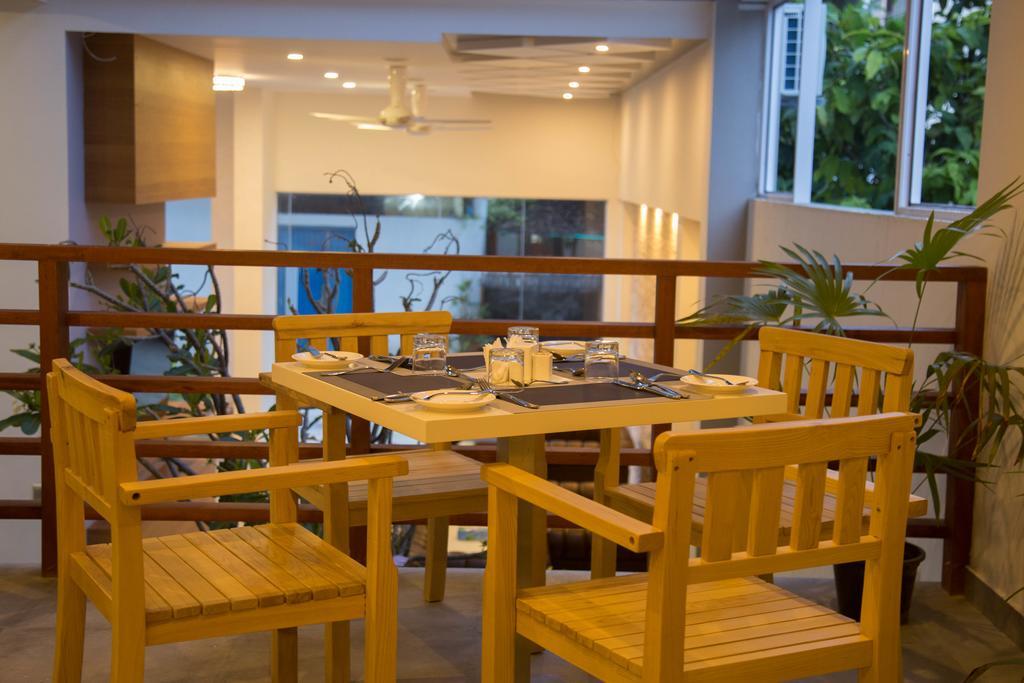 Kuredhi Beach Inn Maafushi Kültér fotó