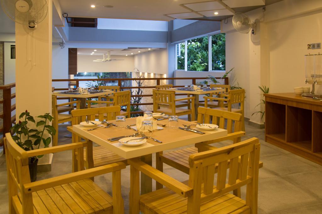 Kuredhi Beach Inn Maafushi Kültér fotó