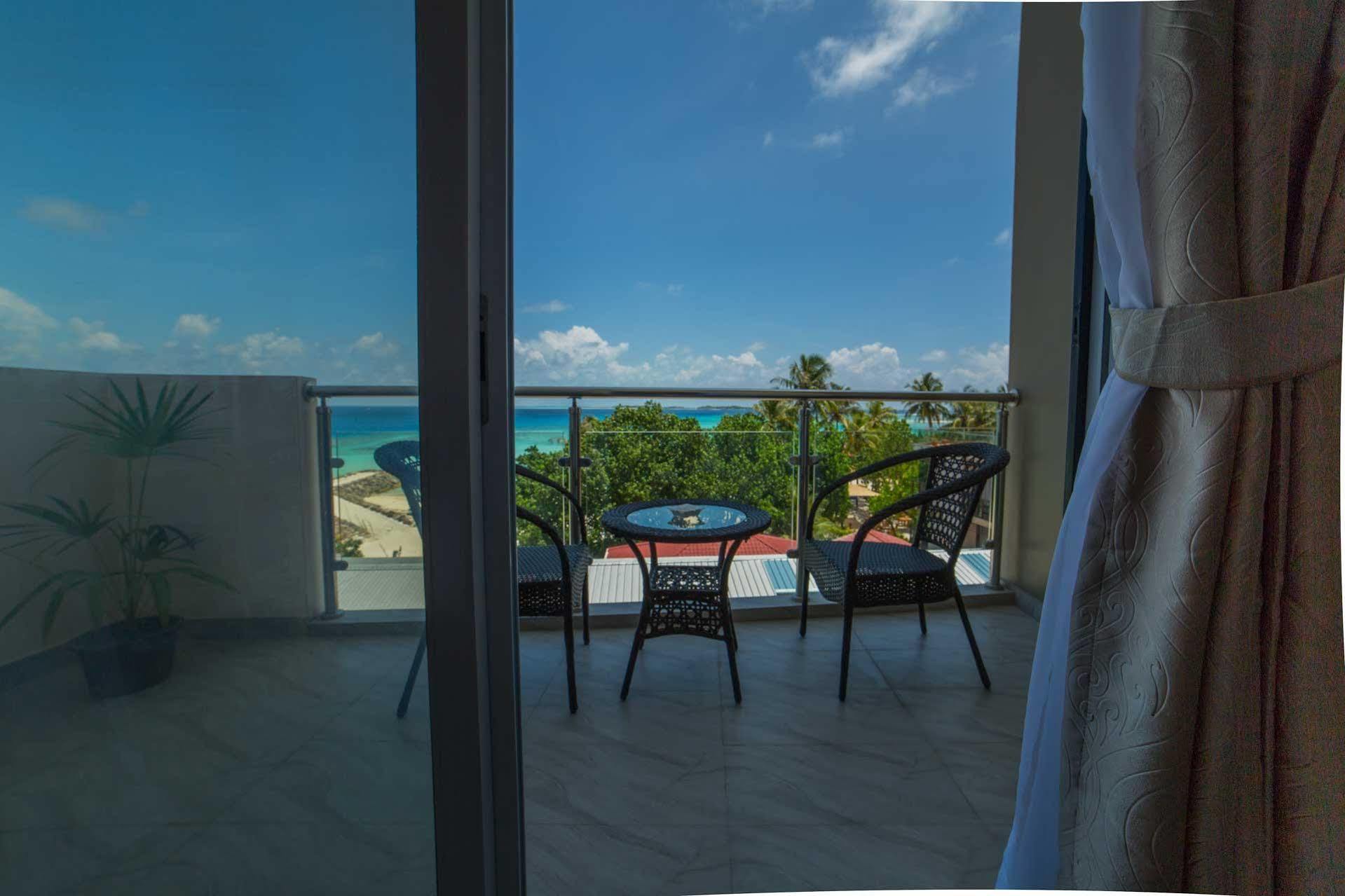 Kuredhi Beach Inn Maafushi Kültér fotó