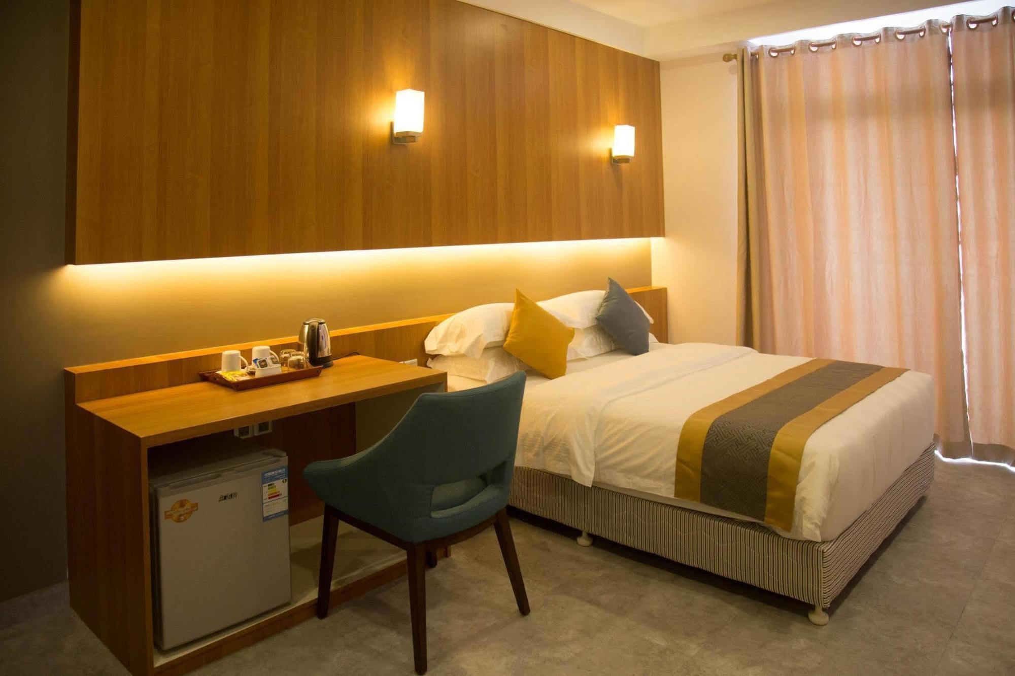 Kuredhi Beach Inn Maafushi Kültér fotó