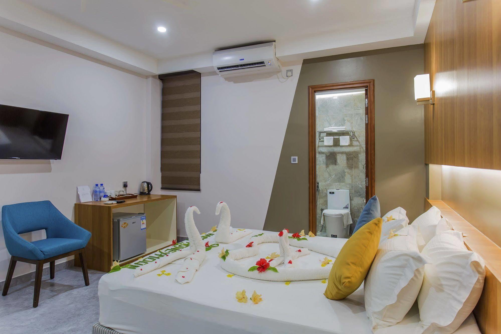 Kuredhi Beach Inn Maafushi Kültér fotó