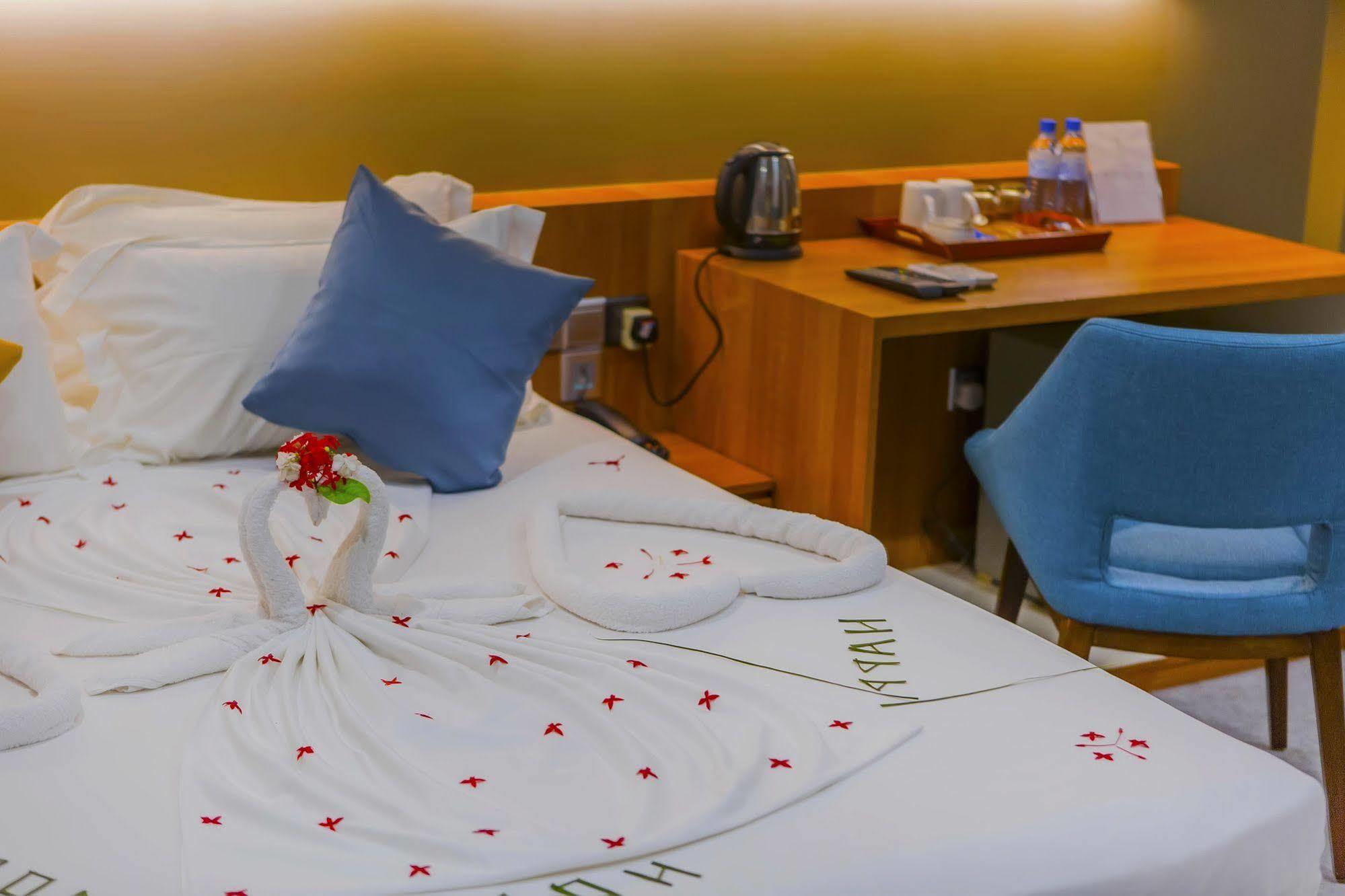 Kuredhi Beach Inn Maafushi Kültér fotó