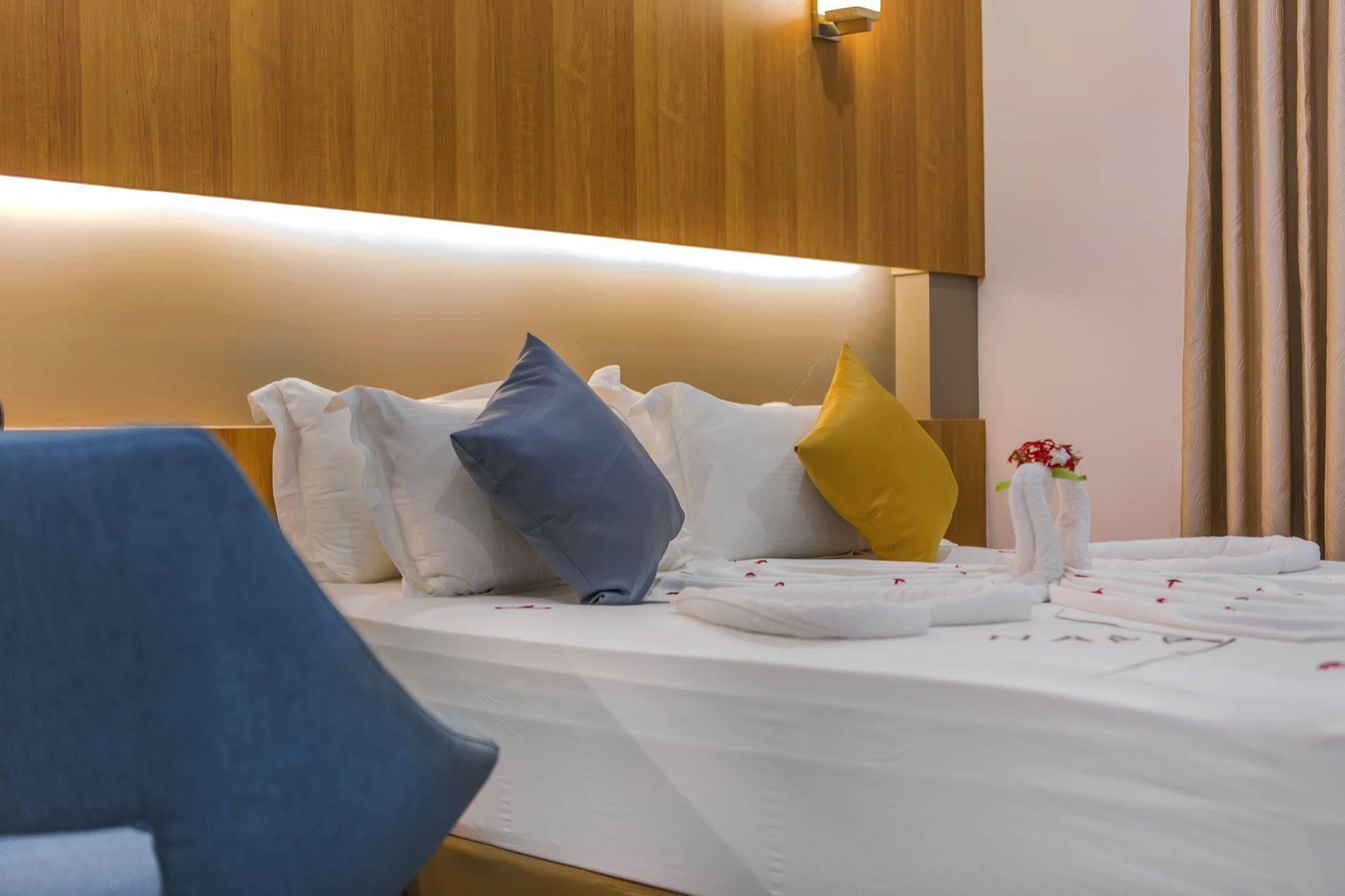 Kuredhi Beach Inn Maafushi Kültér fotó