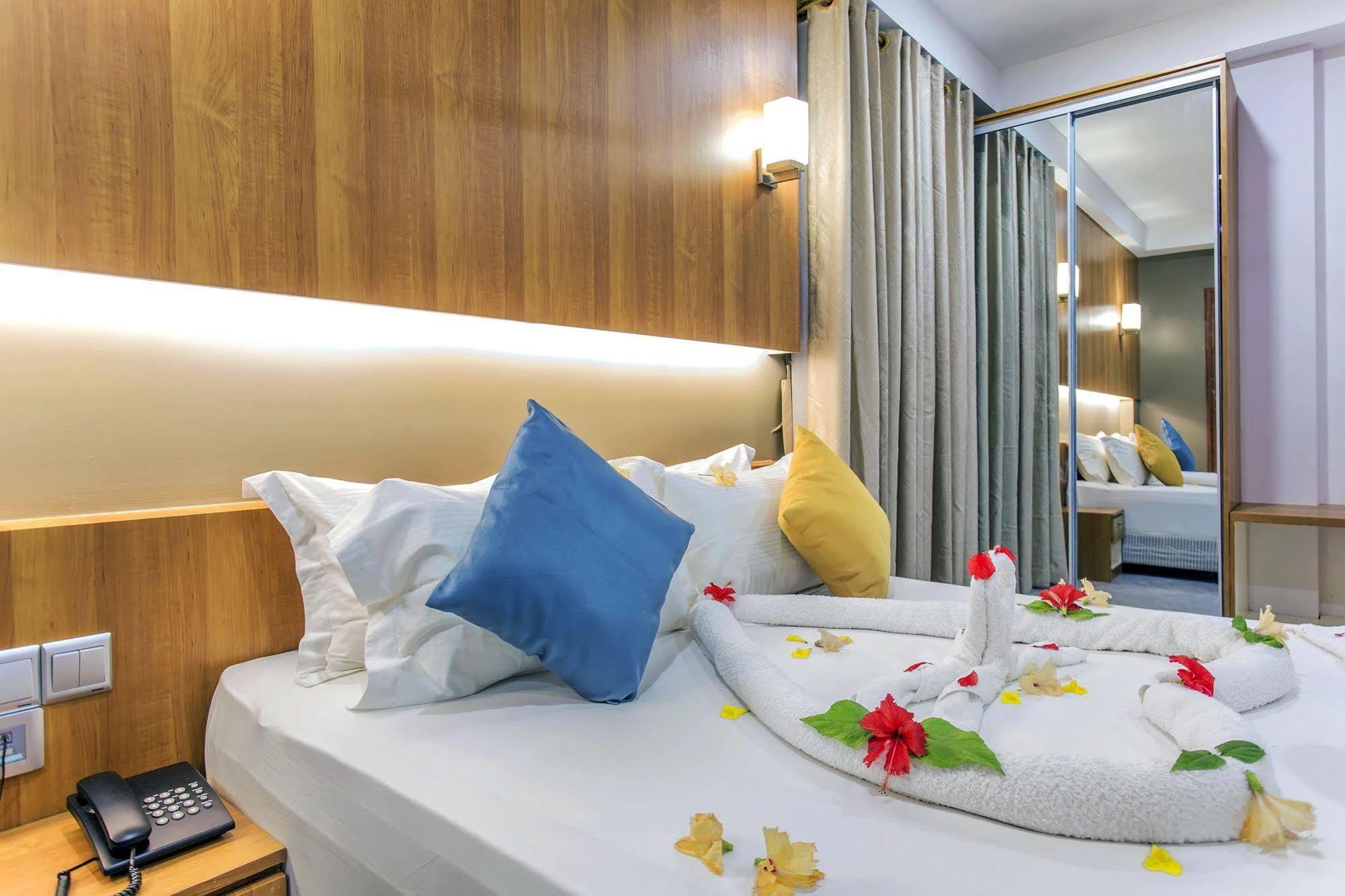 Kuredhi Beach Inn Maafushi Kültér fotó